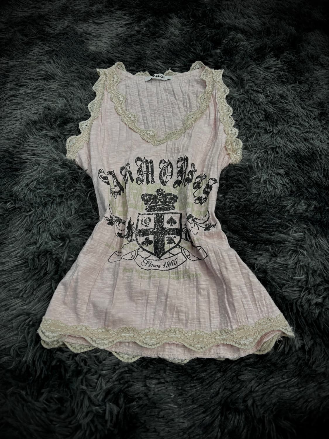 레이스 트리밍 크리운 그래픽 슬리브리스 상품이미지1