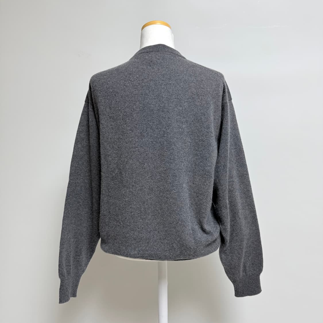 [캐시미어 100%] 차콜 그레이 라운드 니트 M 상품이미지3