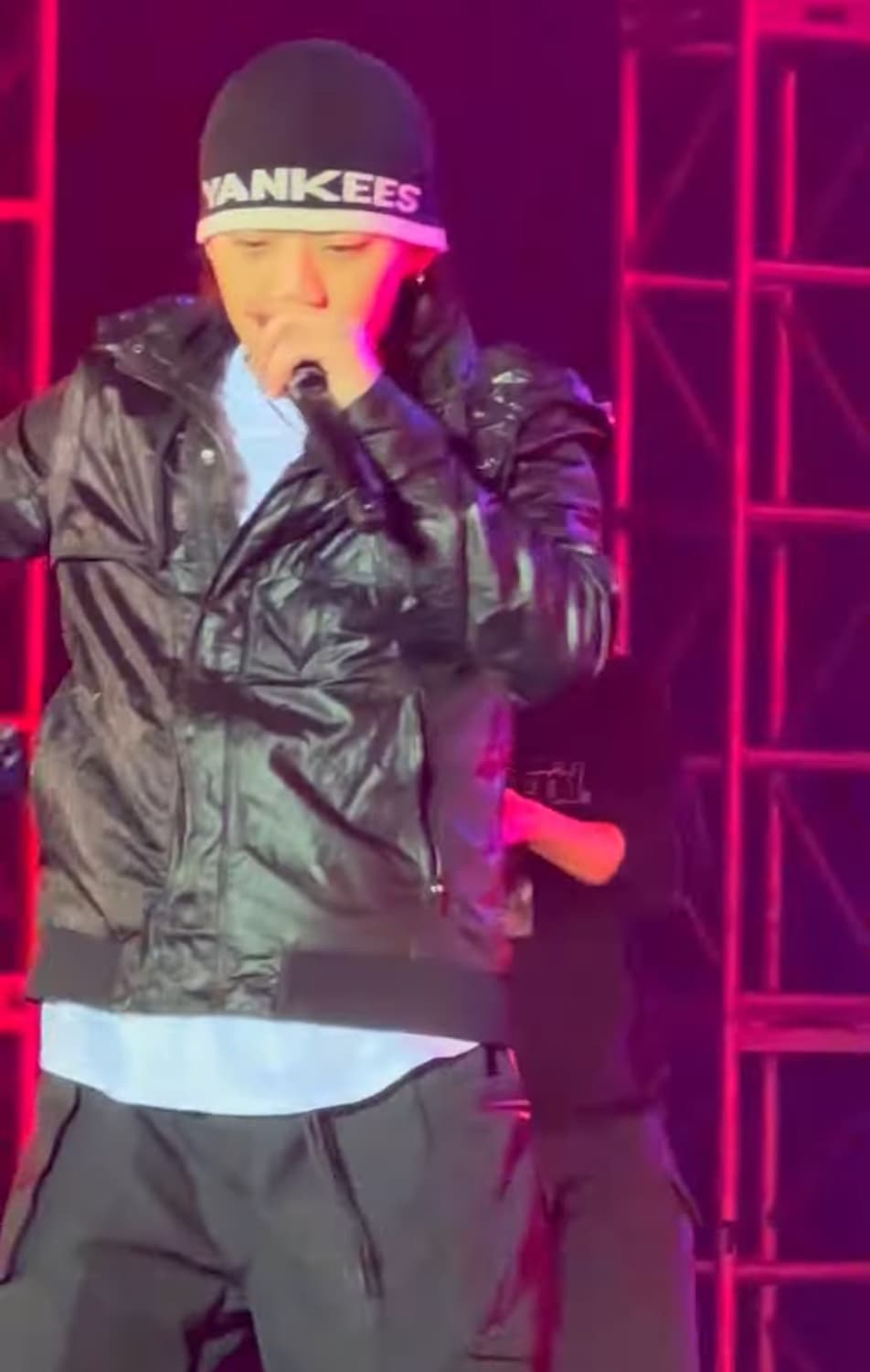 뉴욕 양키스 비니 양홍원 착용 상품이미지1