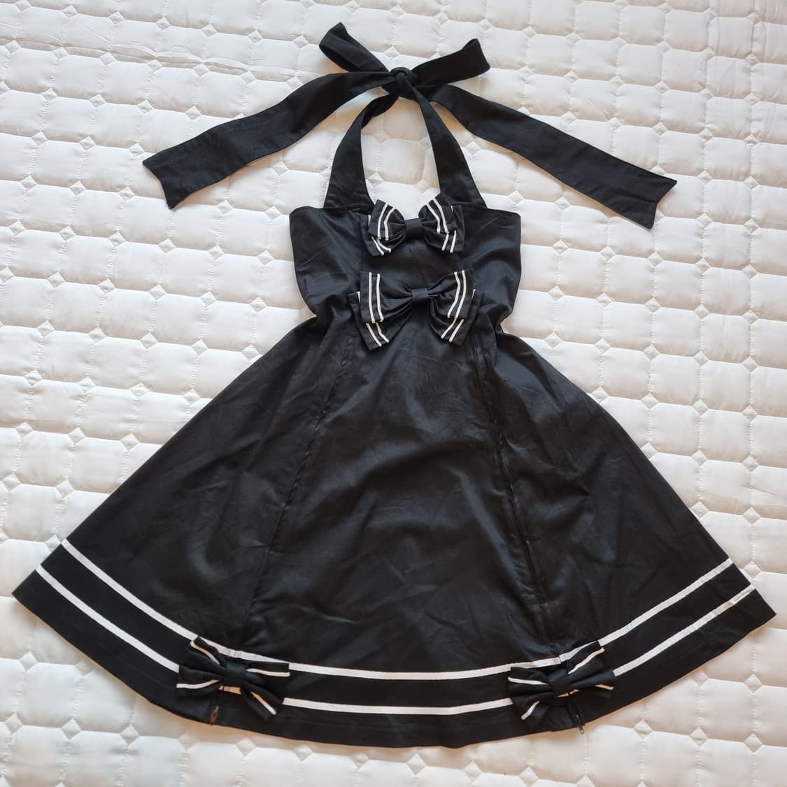 바디라인BODYLINE 블랙 세일러 리본 홀터 원피스 상품이미지1