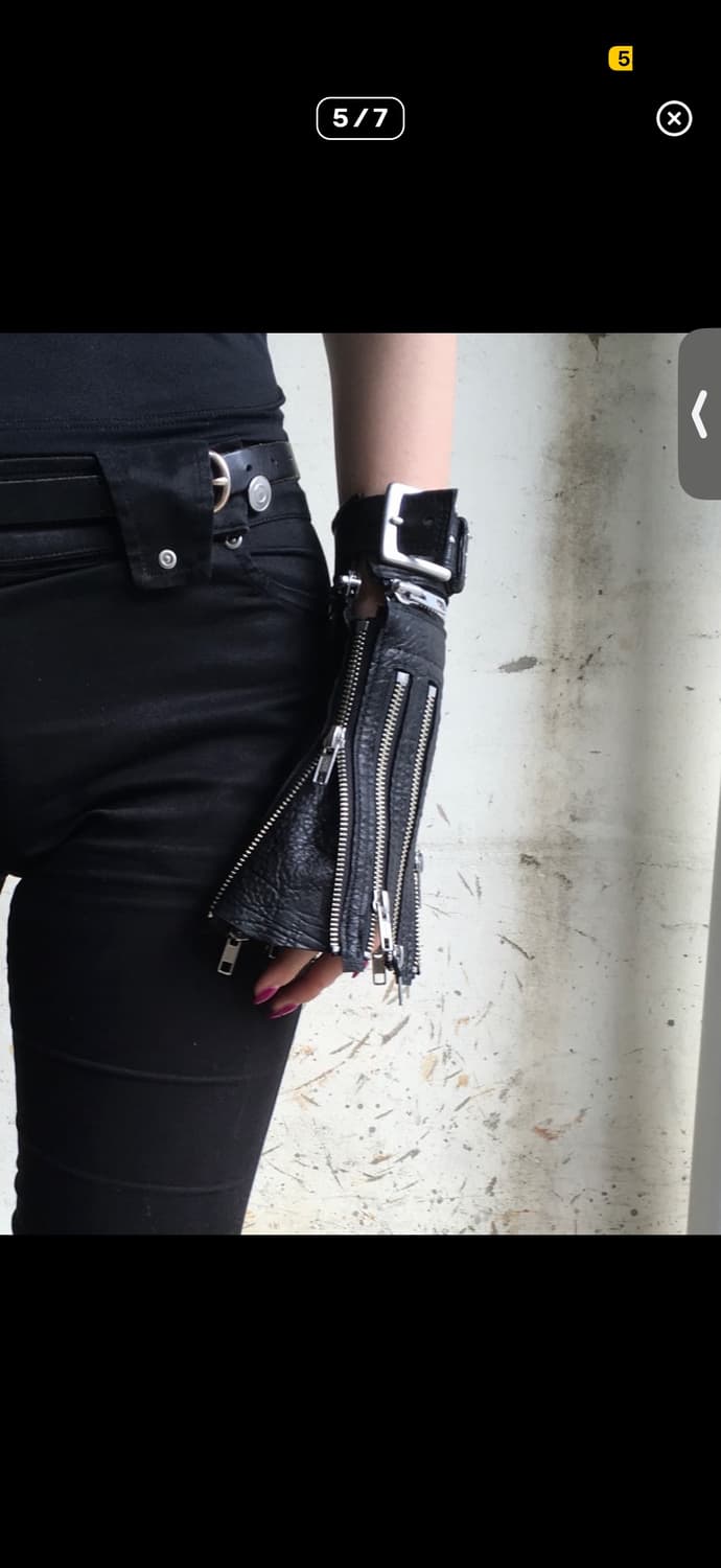 Leather two-way zipper bangle 래퍼 마브 착용 상품이미지3