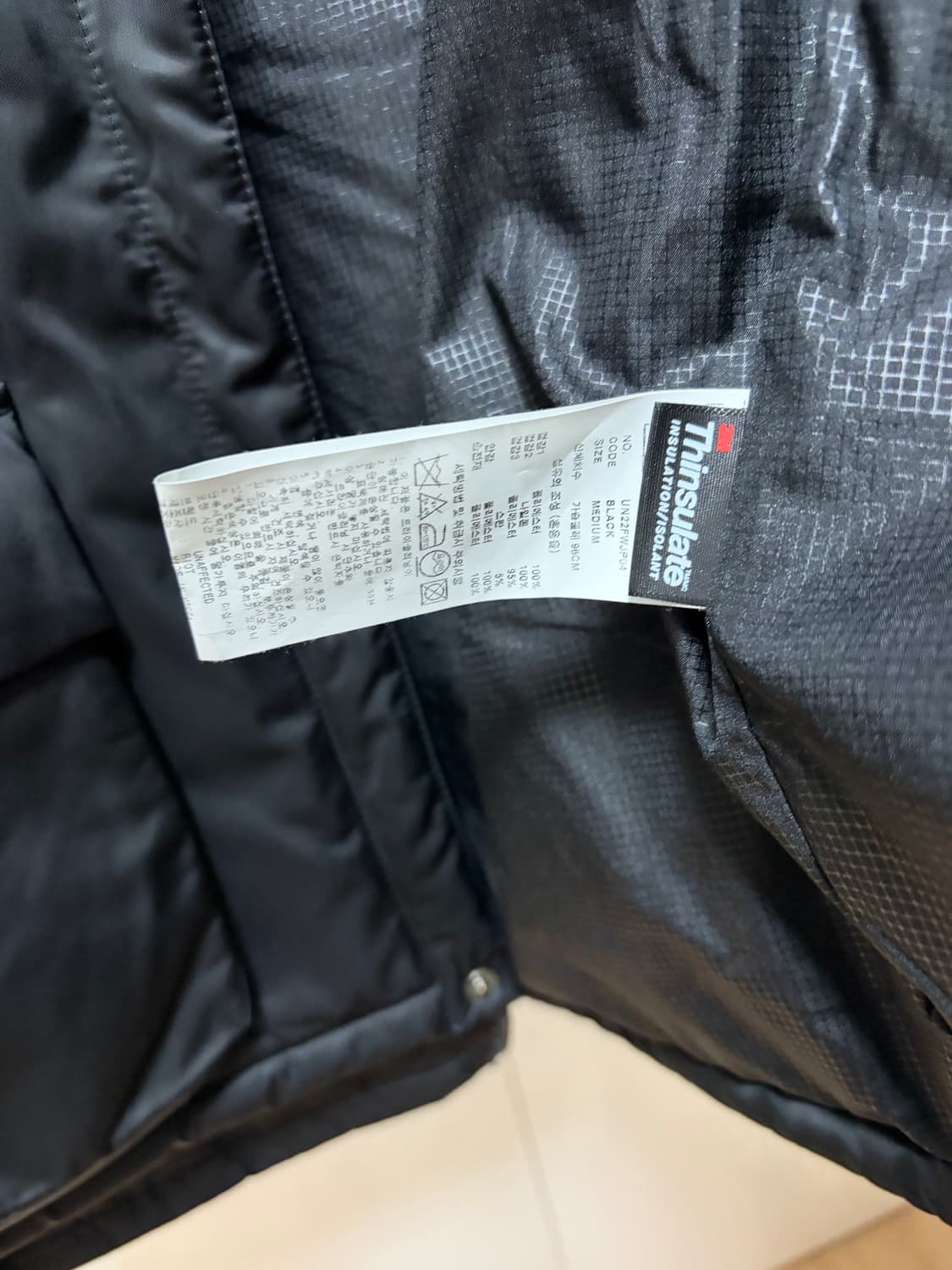 언어펙티드 패디드 블랙 재킷 상품이미지5