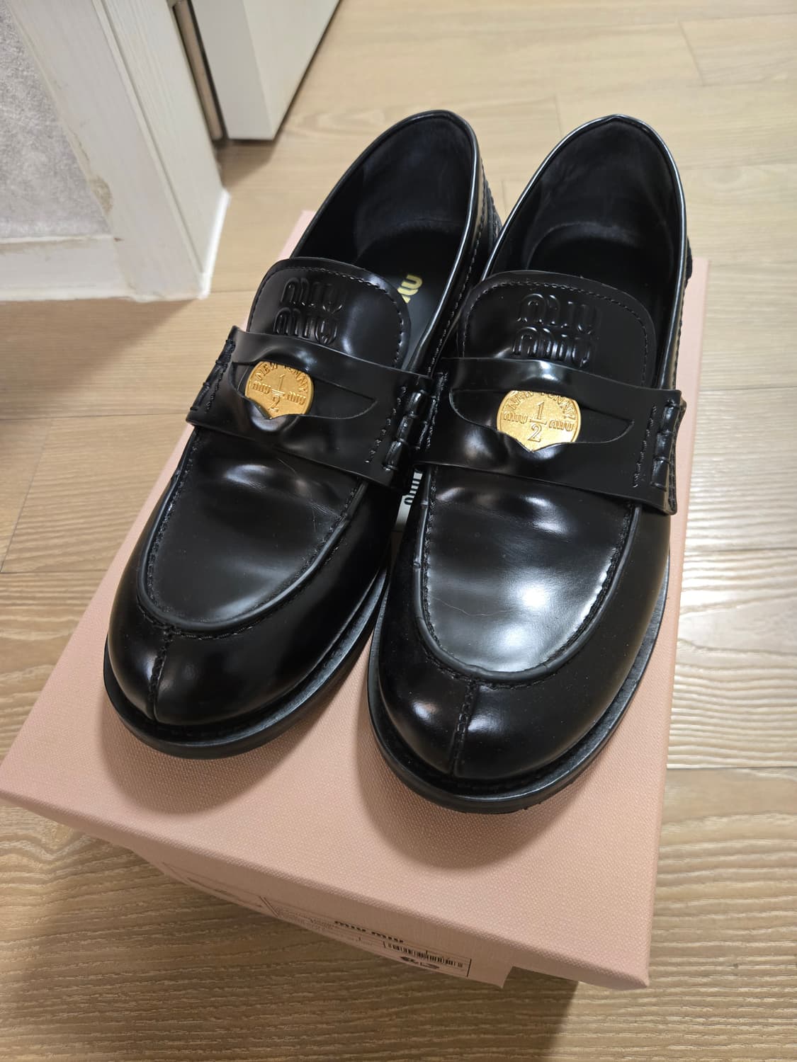 미우미우 페니로퍼 37 상품이미지3