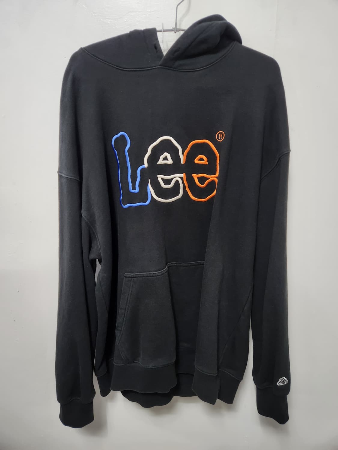 [정품] Lee 빅 로고 부클 자수 후드티 블랙 상품이미지1