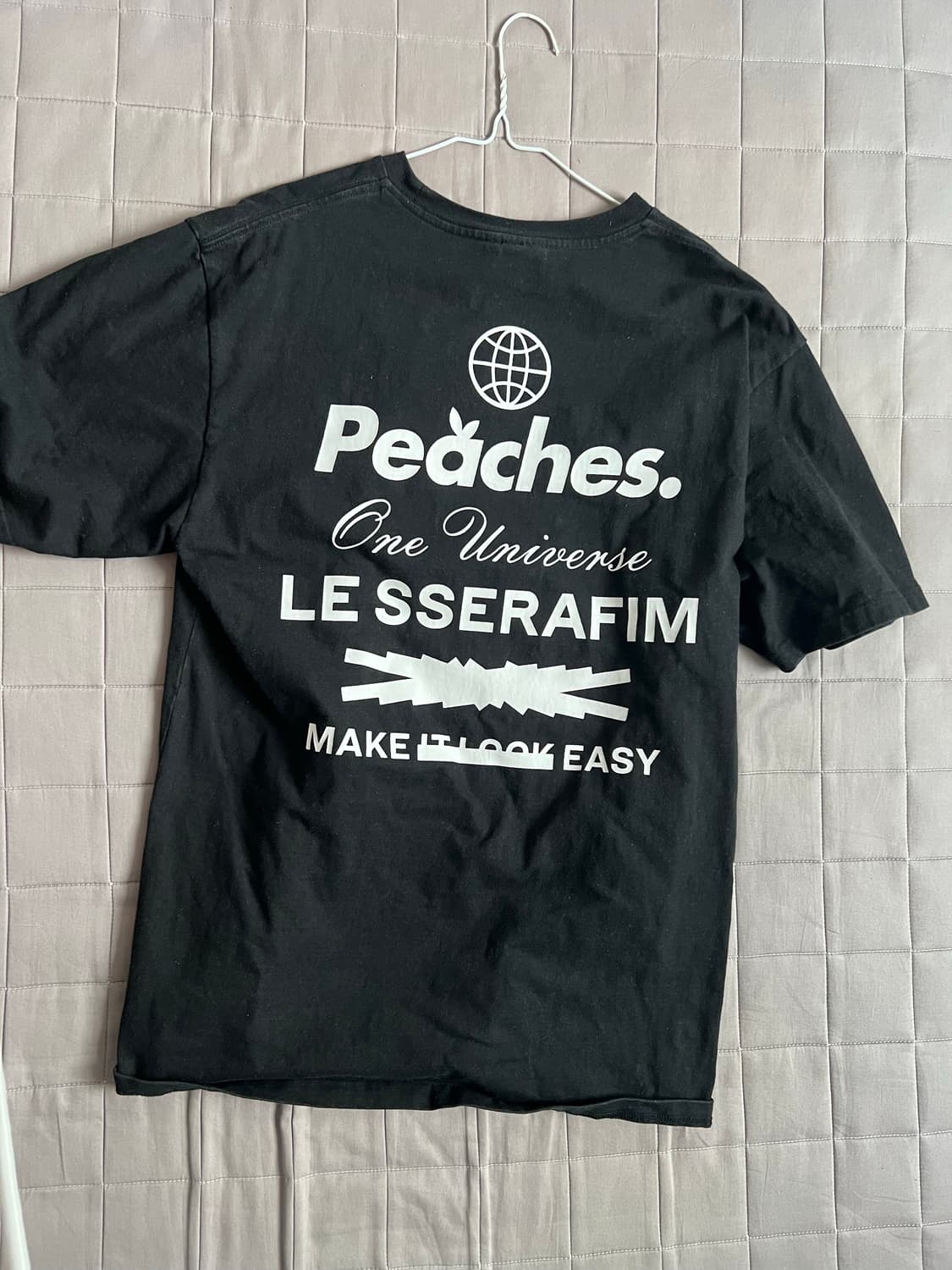 르세라핌 피치스 티셔츠 상품이미지1