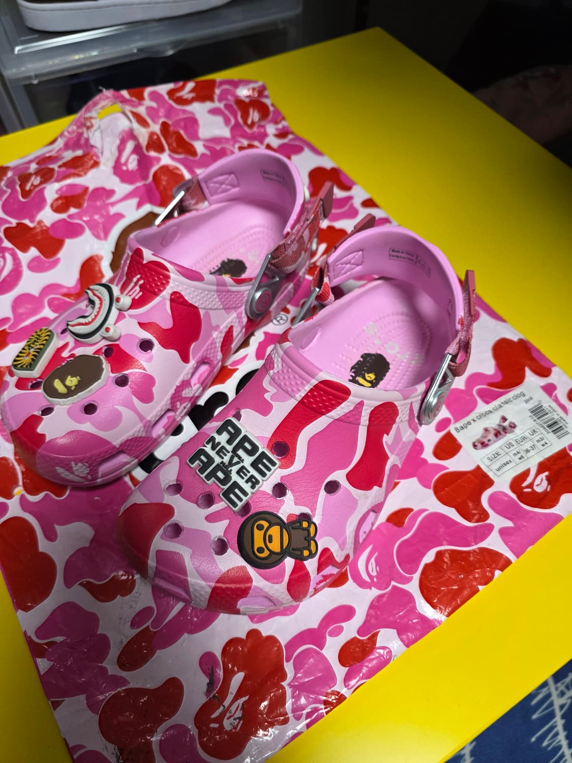 베이프 핑크카모 크록스 230사이즈 w6 상품이미지1