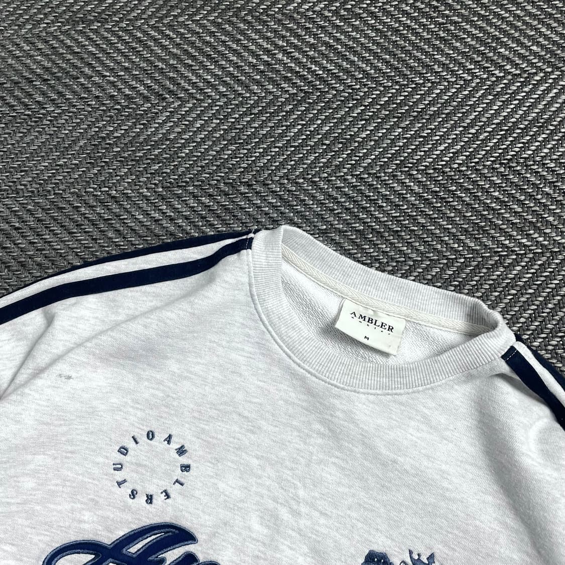 엠블러 빅로고 크롭 스웻 맨투맨 그레이o 4740 상품이미지6