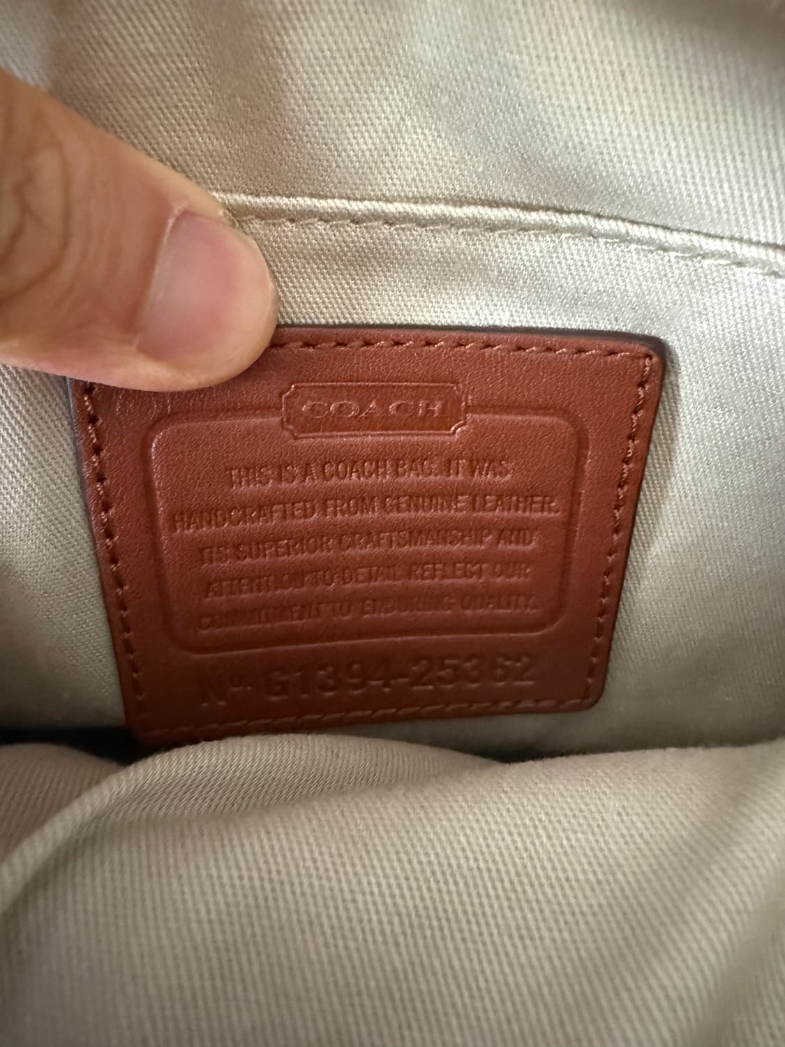 코치(COACH) 레더 체인 크로스백 상품이미지10