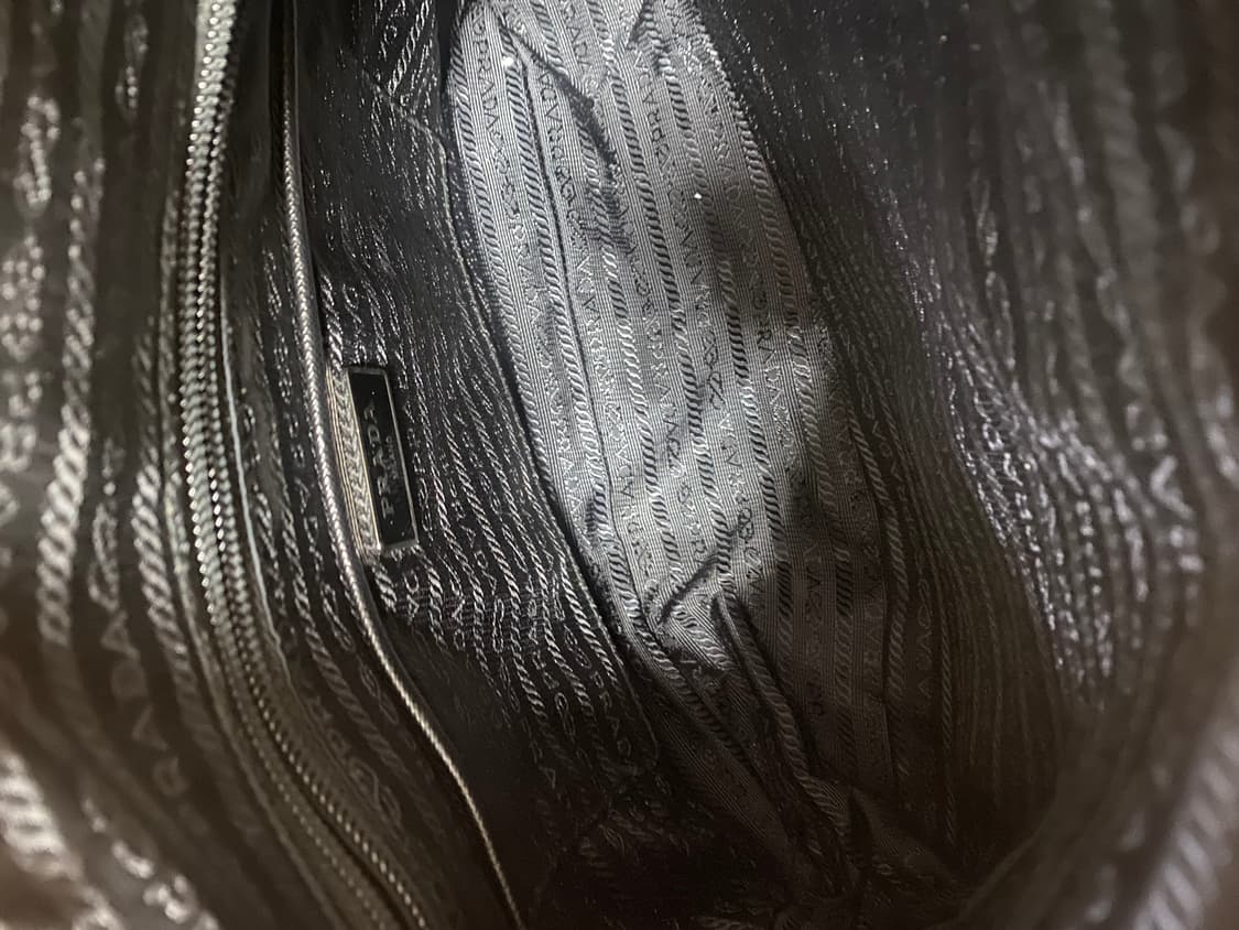 프라다 나일론 크로스백 상품이미지2