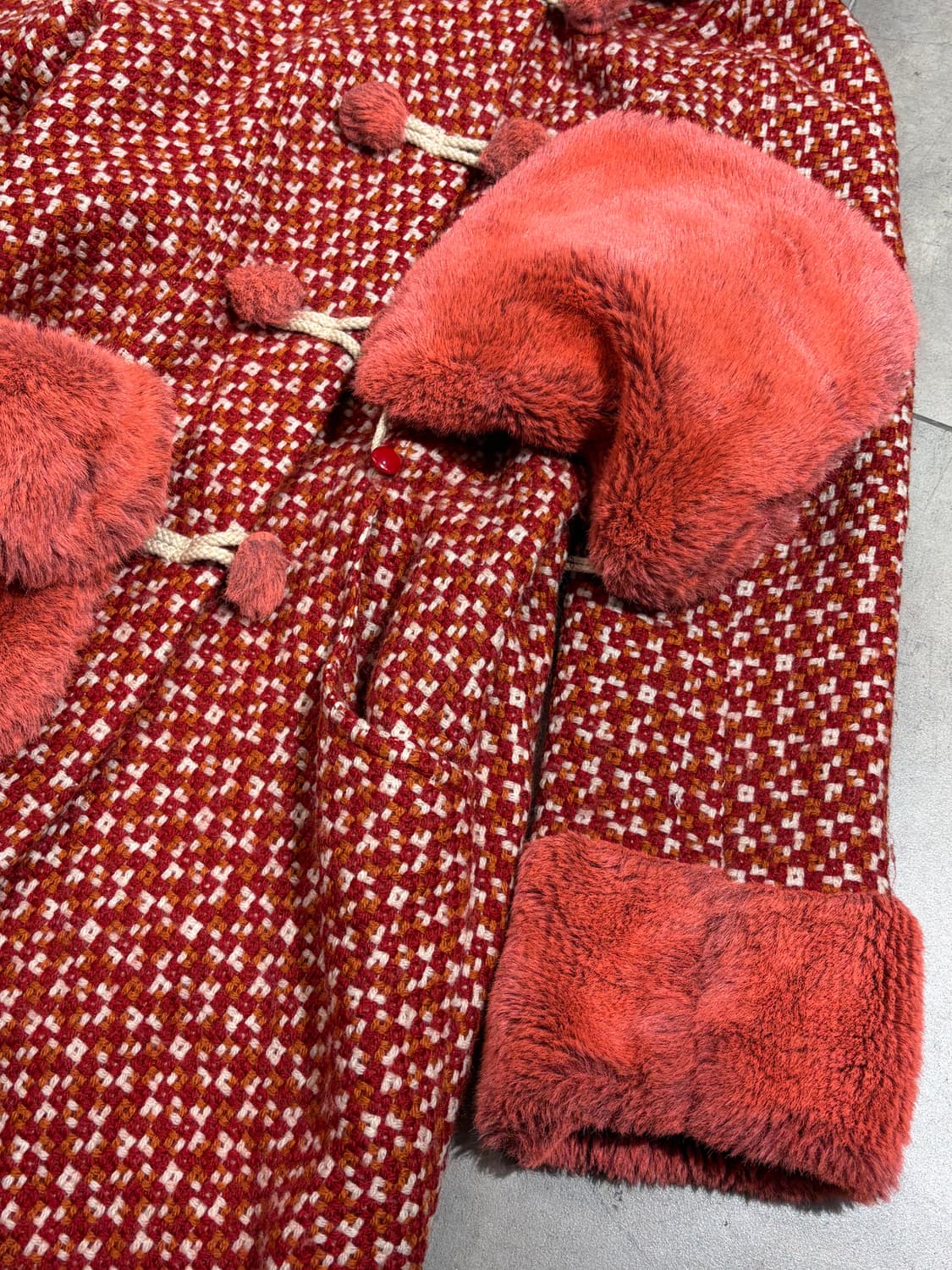 Algon quins 갸루펑크 형광코랄 퍼 후드 코트  상품이미지5