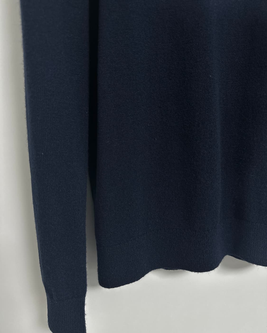 [코스] 남성 야크울 터틀넥 니트 상품이미지3