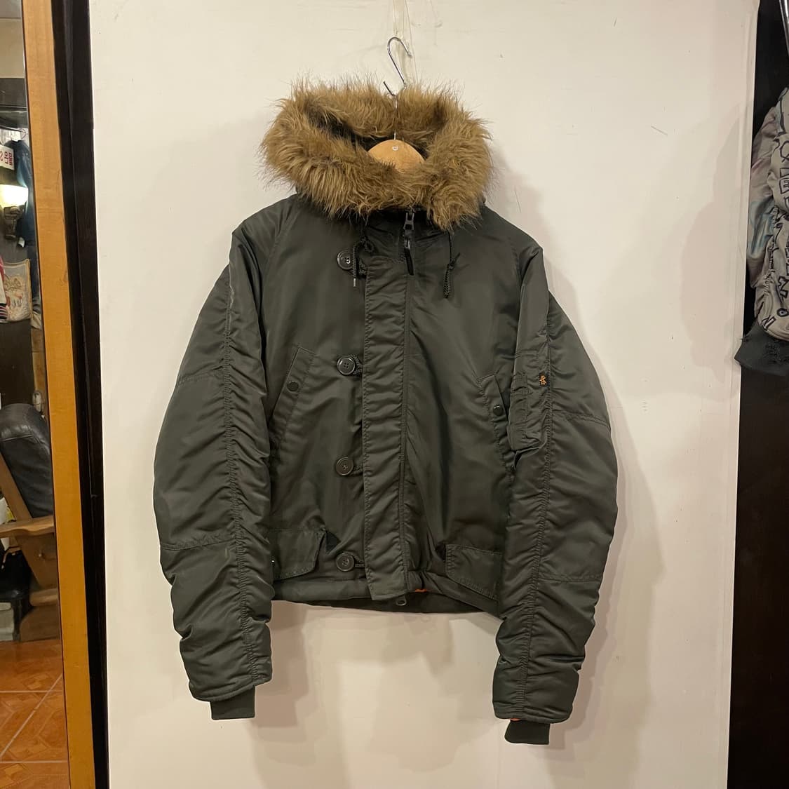 알파인더스트리 리메이크 크롭봄버 M 상품이미지1