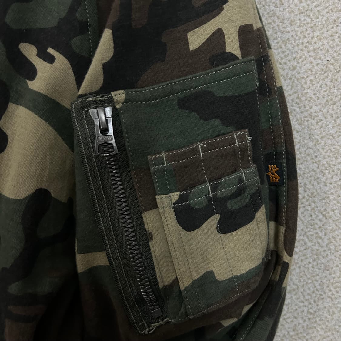 (M) 알파인더스트리 카모 점퍼  상품이미지4