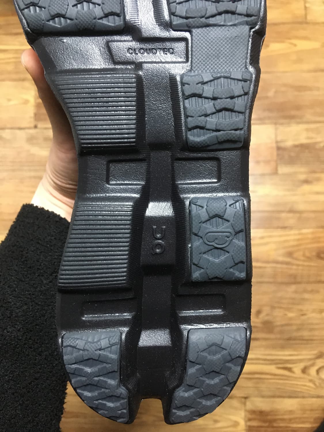 (280)온러닝 파프 클라우드몬스터 하이퍼 블랙 판매합니다 상품이미지9