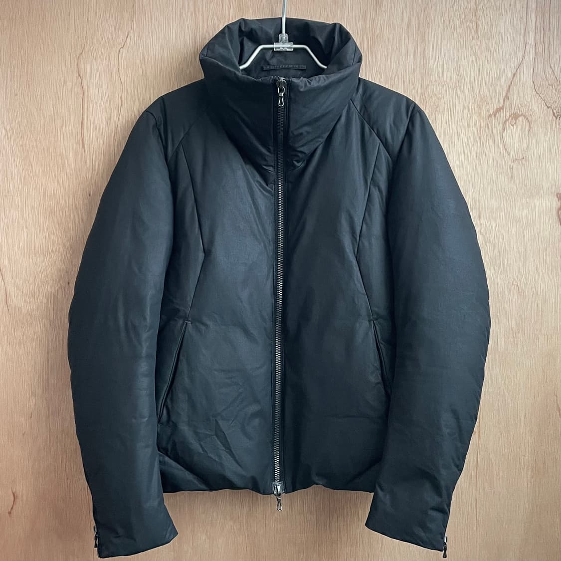 카즈유키쿠마가이 절개 패딩 자켓 상품이미지2