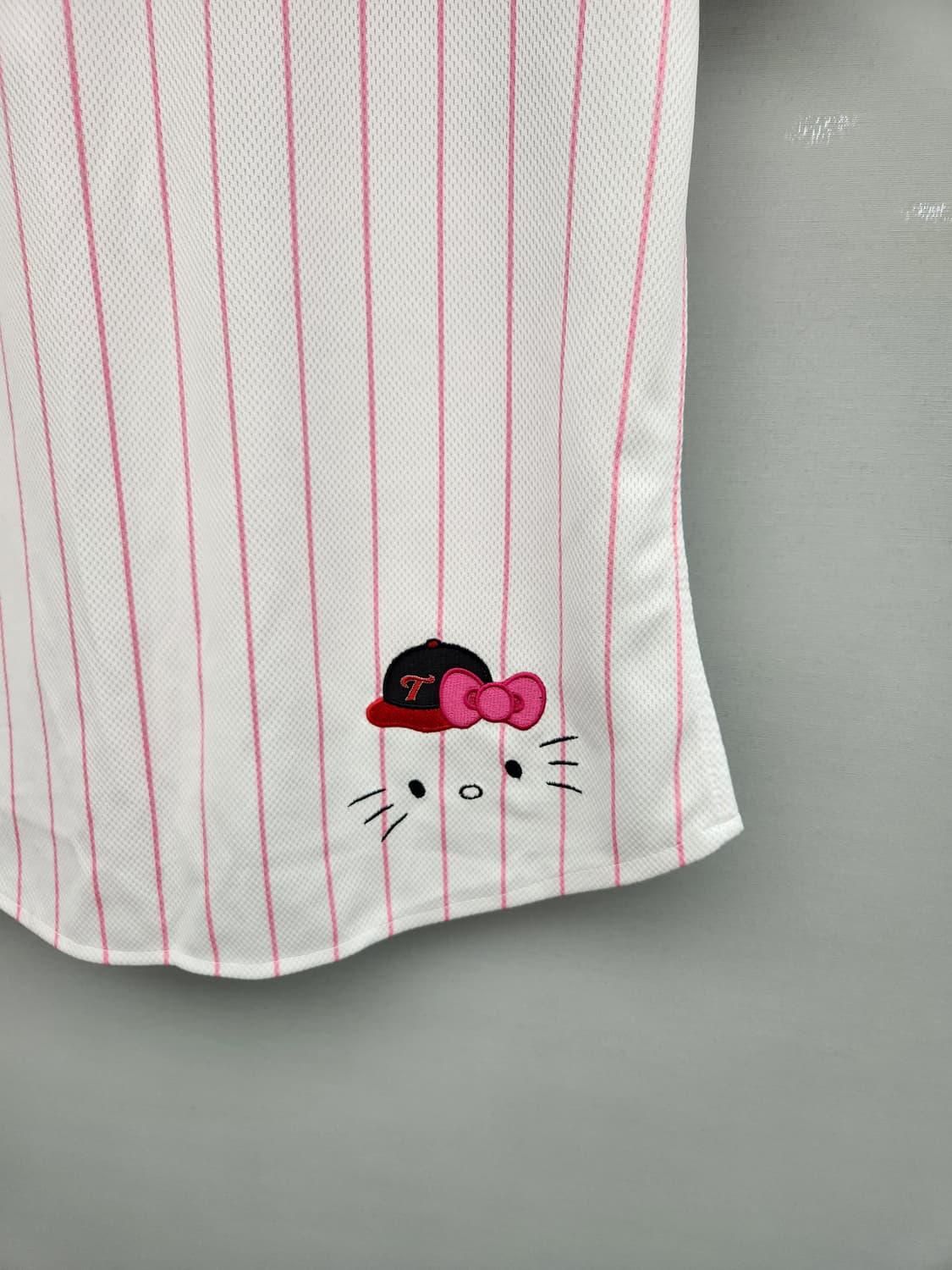 LG 트윈스 헬로키티 콜라보 노마킹 유니폼 상품이미지6