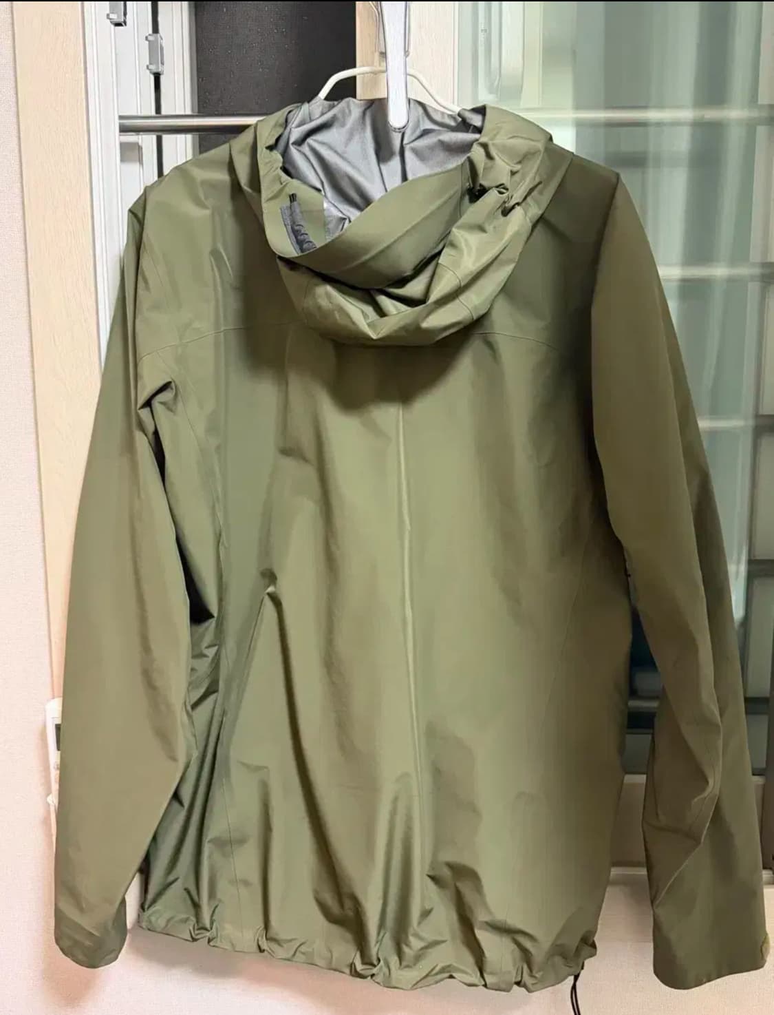 아크테릭스 베타 LT M 사이즈 타츠  크림가 130넘어가는데  상태 깔 상품이미지6