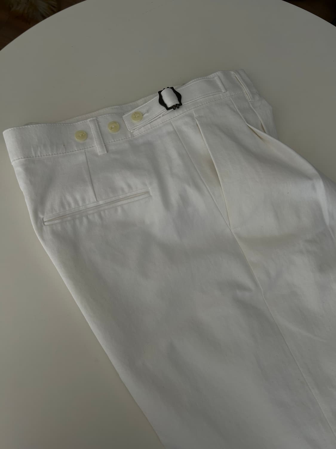 뉴치프시크 화이트 와이드팬츠 상품이미지1