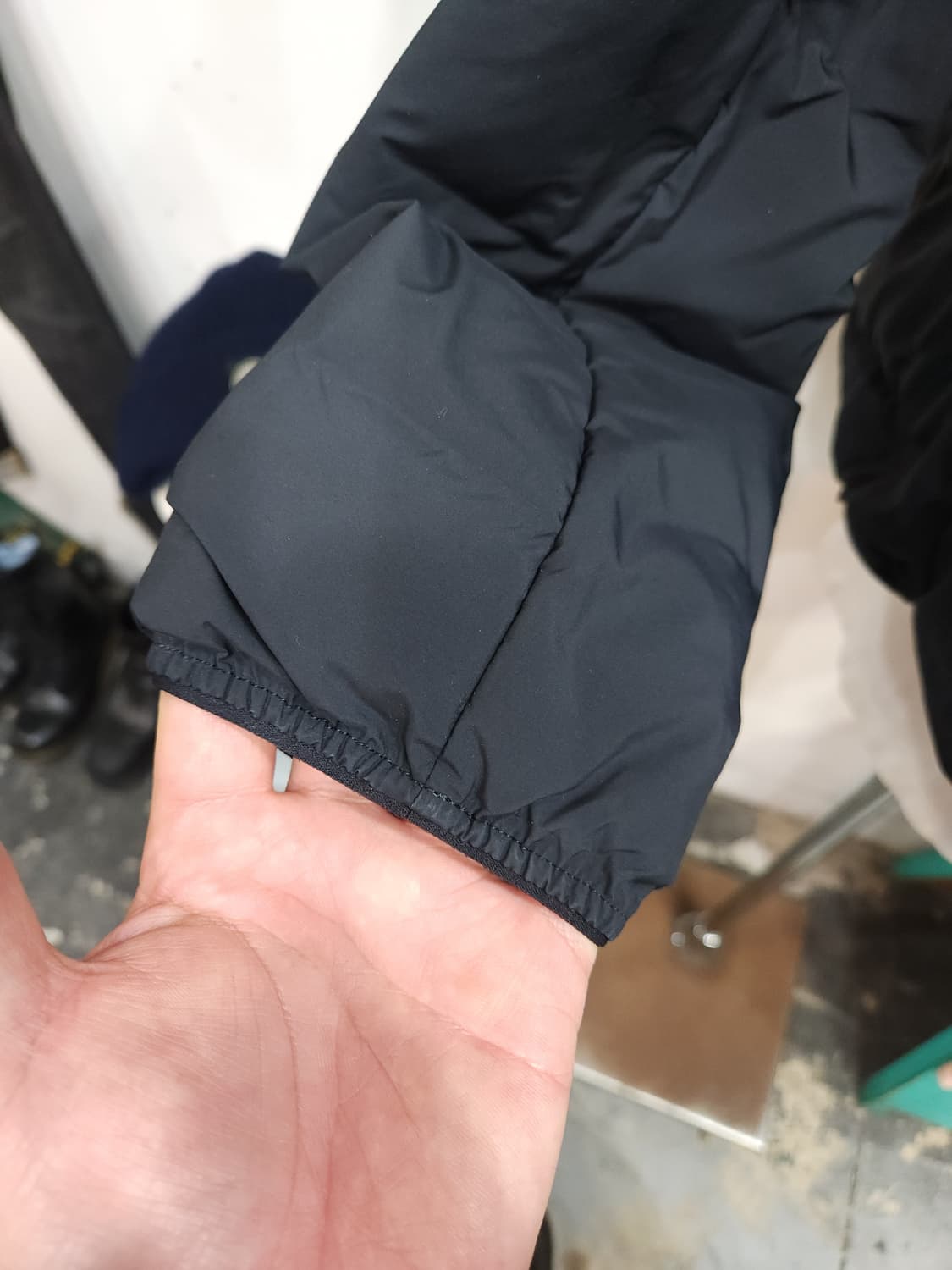 유니클로 웜패디드 후드 경량 패딩

 상품이미지4