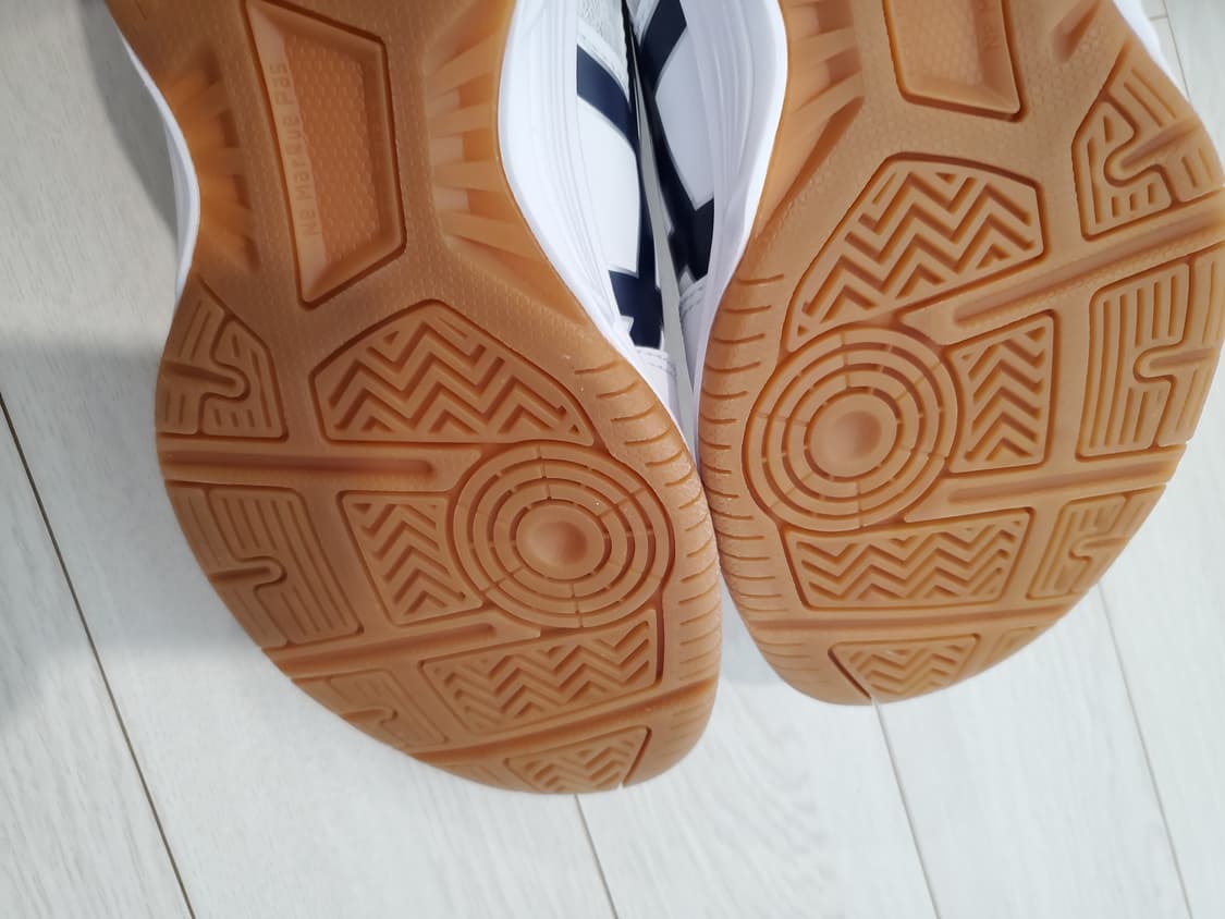 새상품급)아식스 운동화 CF 112433201-102 배구 배드민턴 탁구 상품이미지9