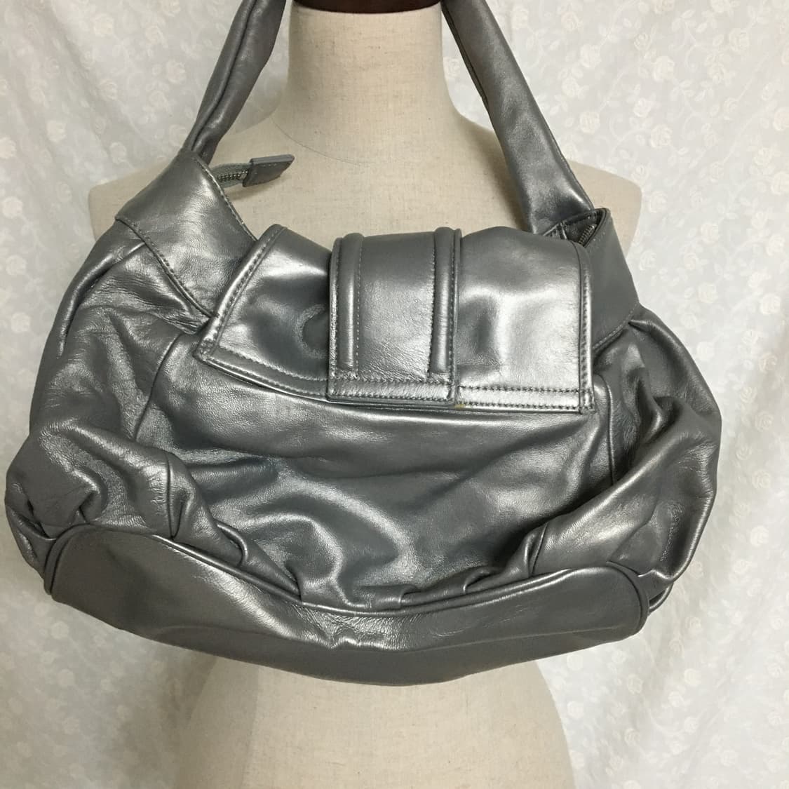 Y2K 무드 실버 레더 숄더백 상품이미지5