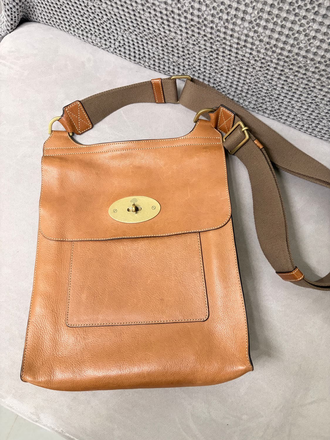 멀버리 안토니 메신저백 Oak 베지터블 가죽 / L 상품이미지1