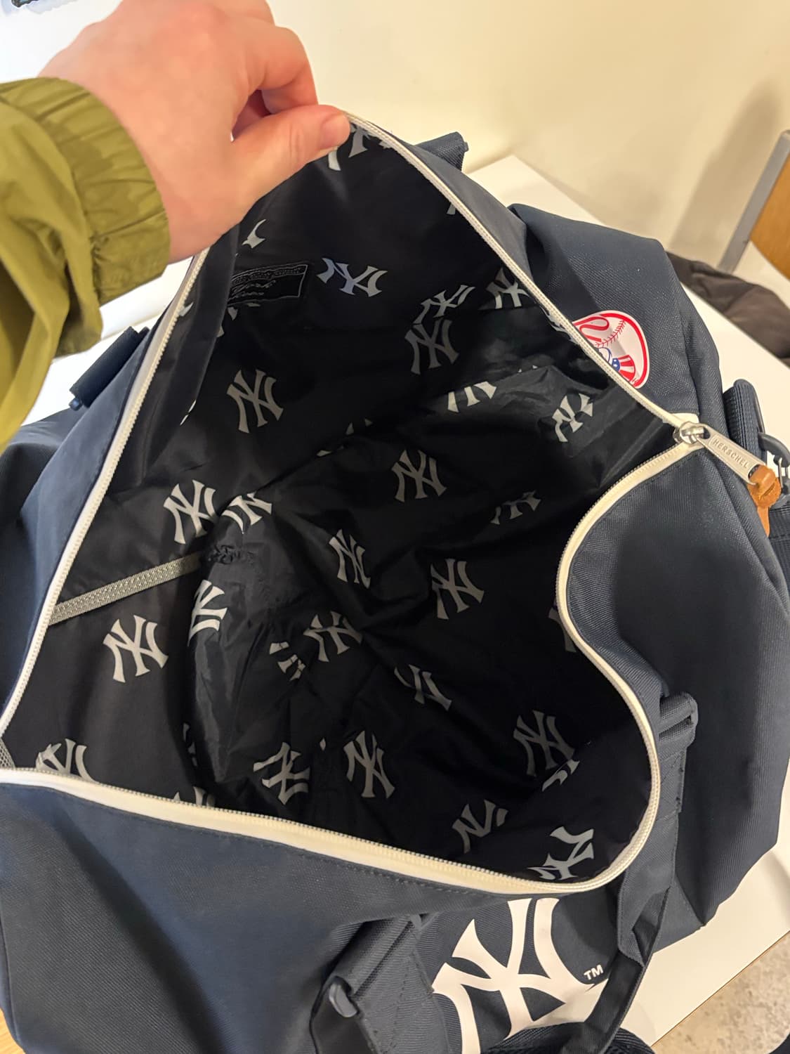 허쉘 서플라이 뉴욕양키스 MLB 더플백 네이비 상품이미지4