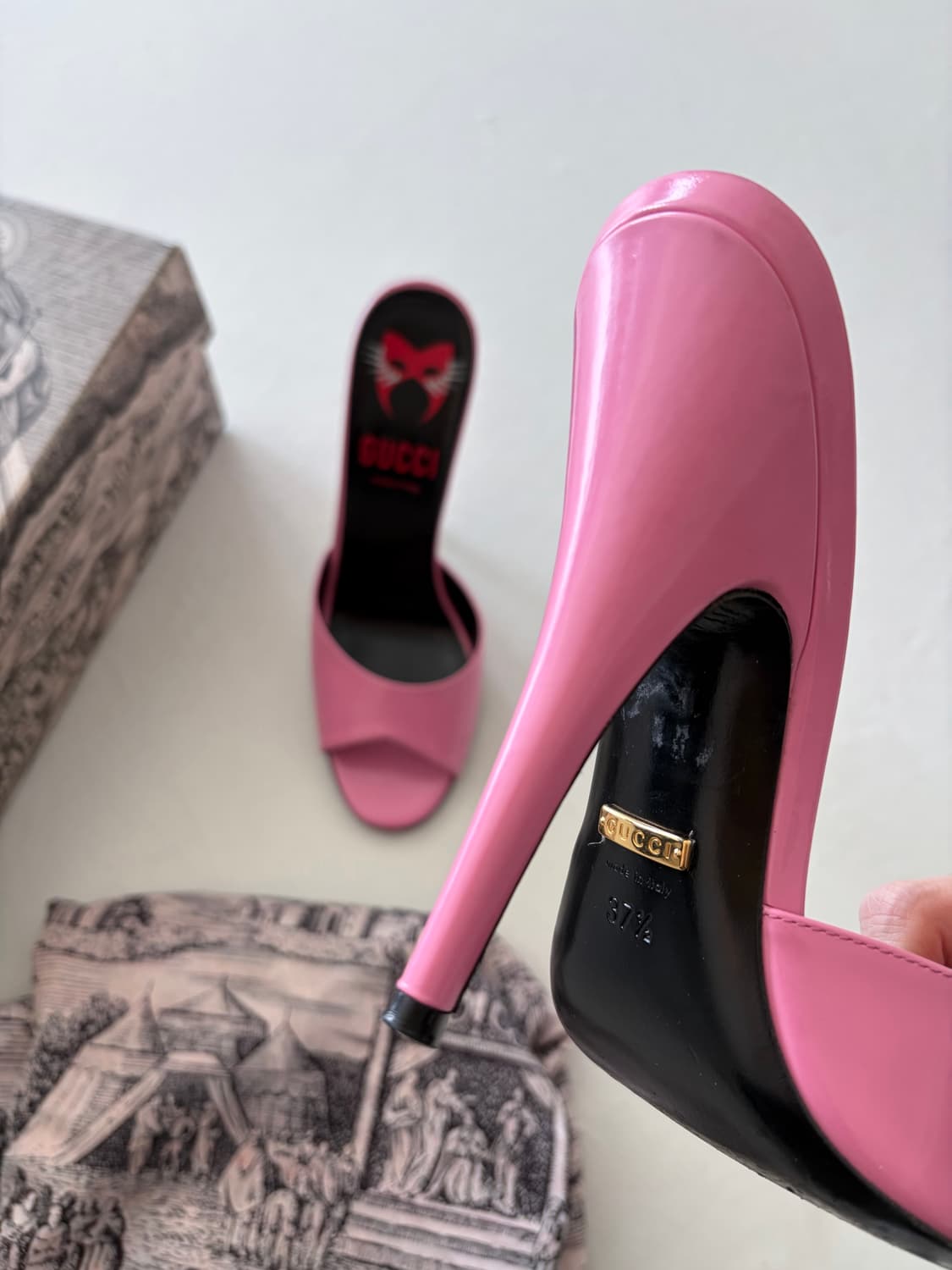 구찌 핑크 힐 상품이미지2