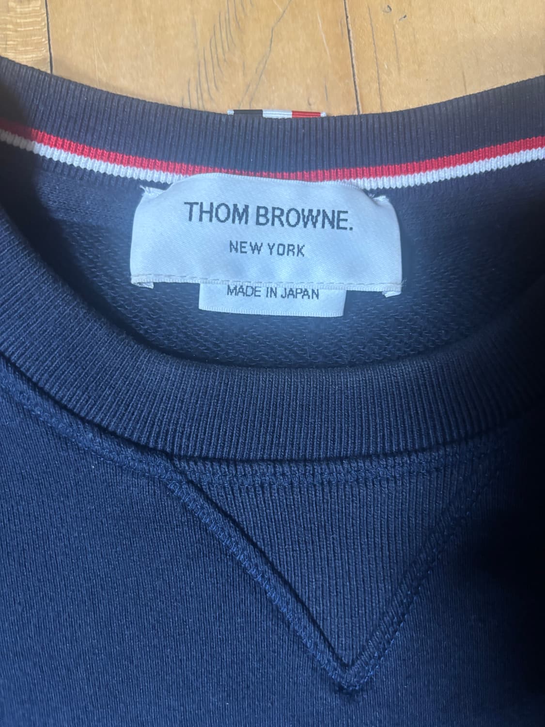 톰브라운 사선완장 맨투맨 네이비  상품이미지2