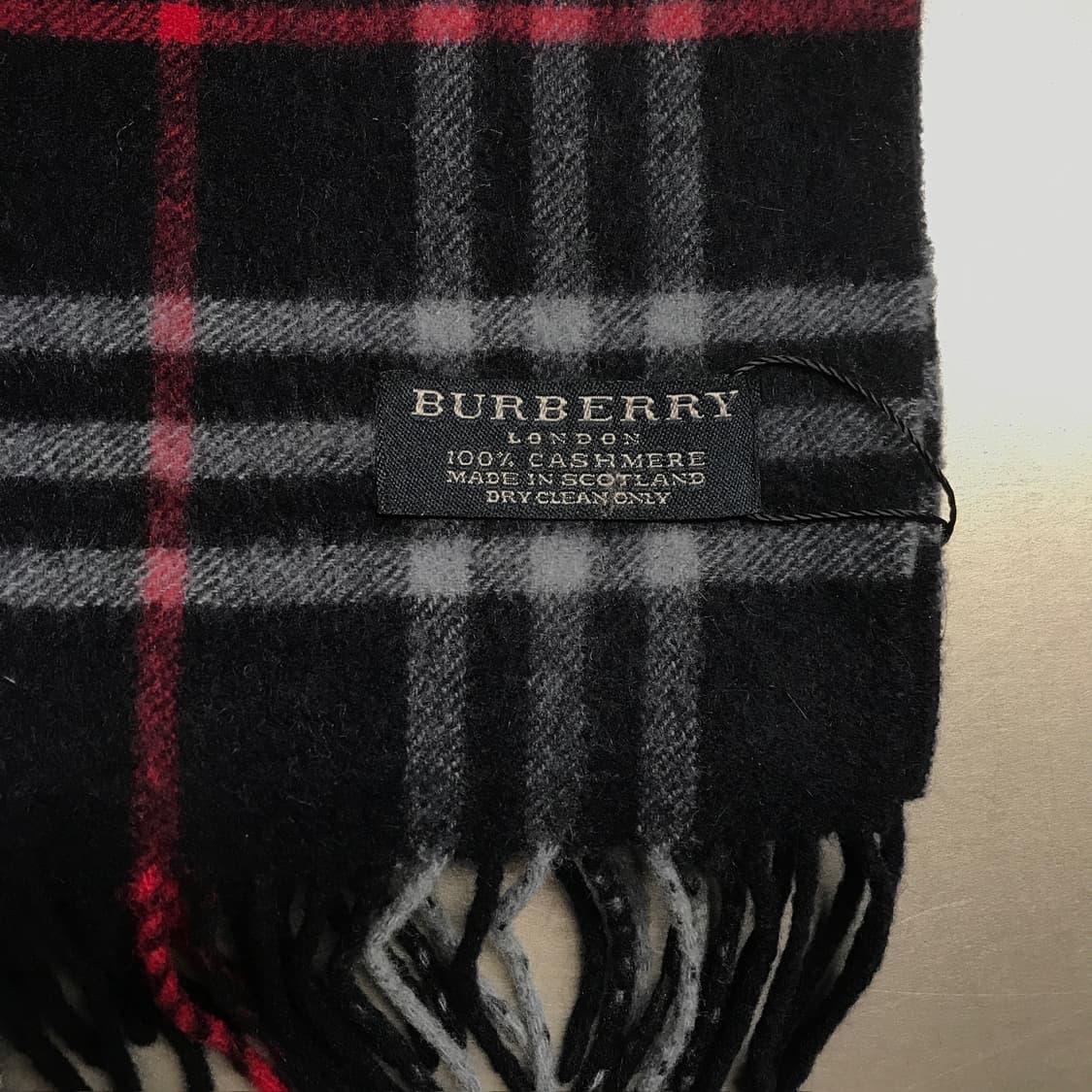 버버리 정품 캐시미어 머플러 네이비 상품이미지4