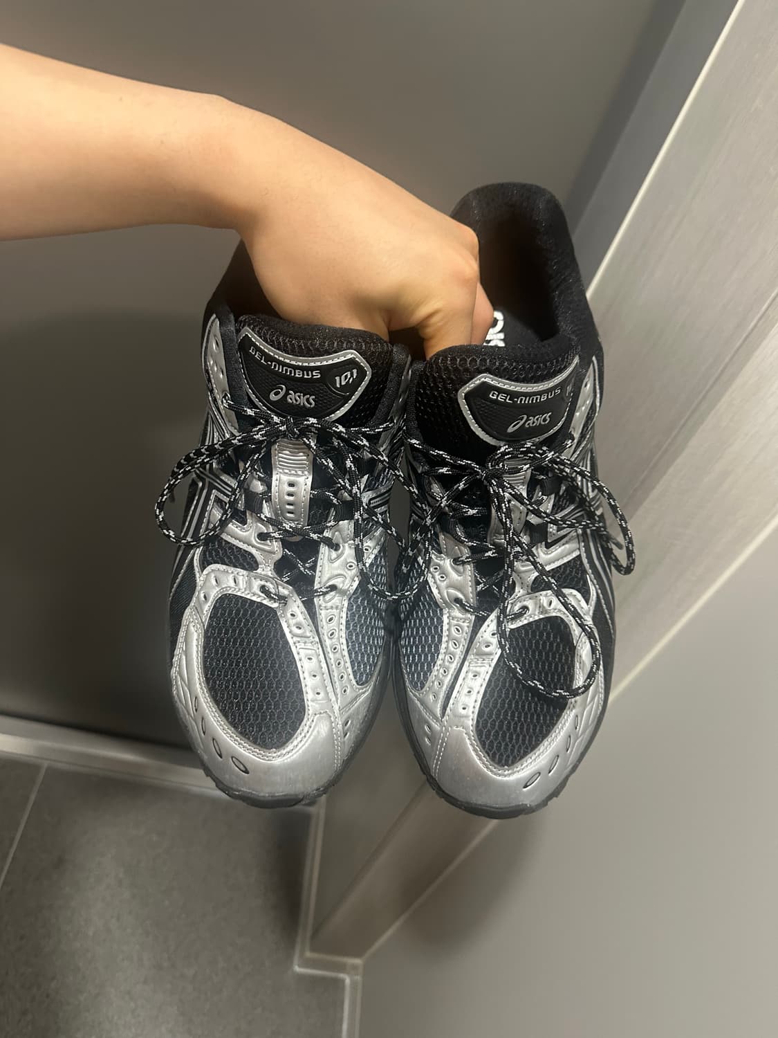 아식스 젤 님버스 10.1 블랙 퓨어 실버  285 상품이미지2