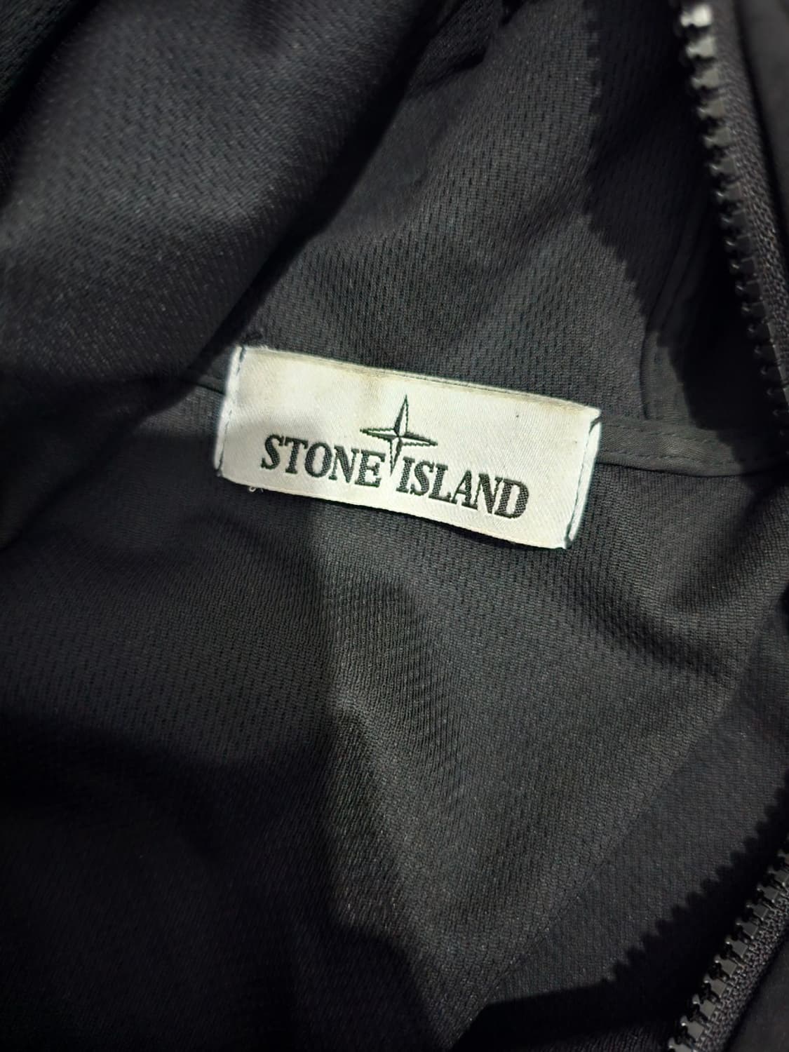 정품 스톤아일랜드 22SS 소프트쉘 후드 자켓 95 /M 상품이미지4