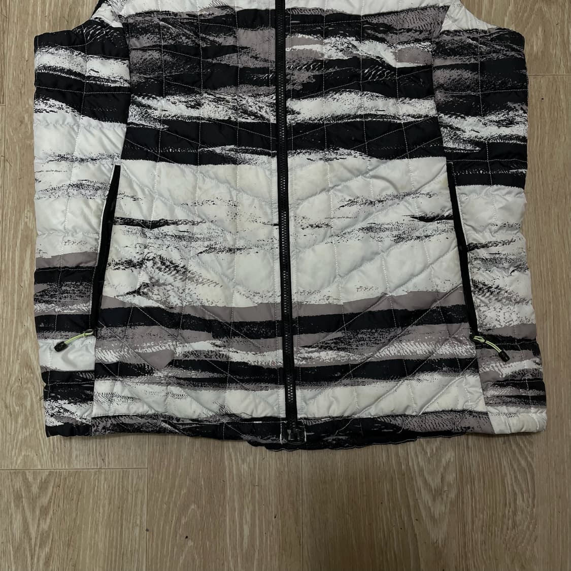 노스페이스 로고 스노우 경량 패딩조끼 M/95  상품이미지4