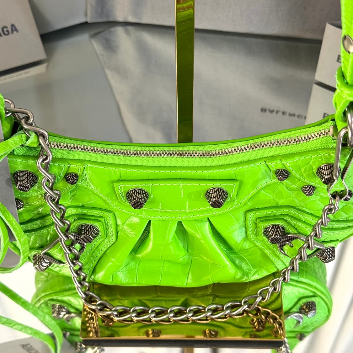 [새상품/풀구성] 발렌시아가 크로커다일 르카골 미니 크로스백 숄더백 상품이미지7