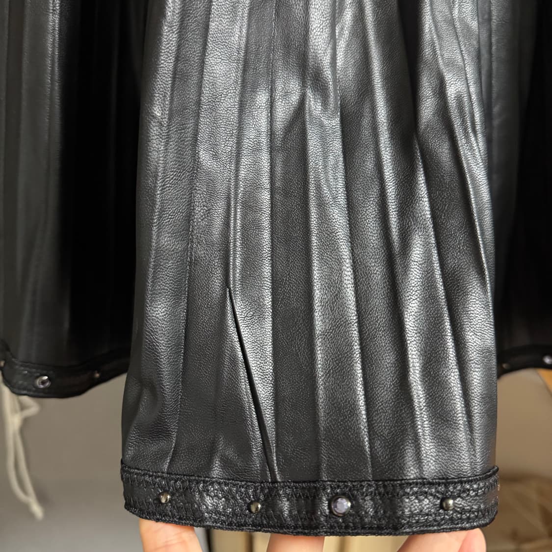 오브제 스터드 플리츠 스커트 상품이미지5