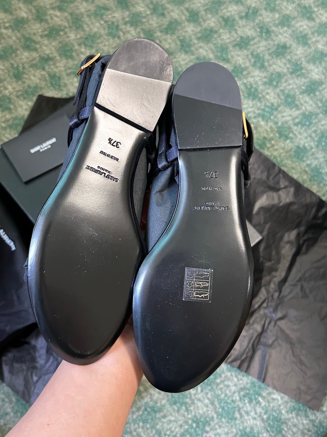(새상품) 생로랑 카산드라 샌들 - 네이비 새틴 / 37.5 Size 상품이미지6