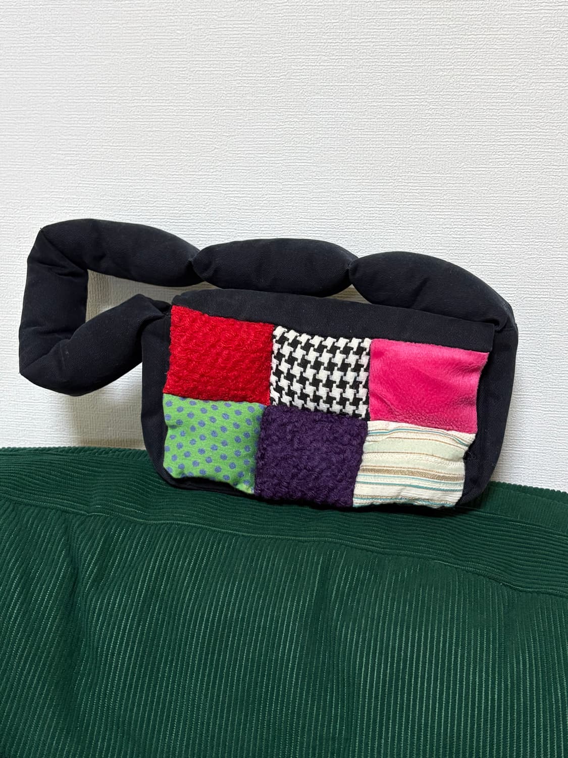 더뮤지엄비지터 미니 패딩 백 상품이미지1