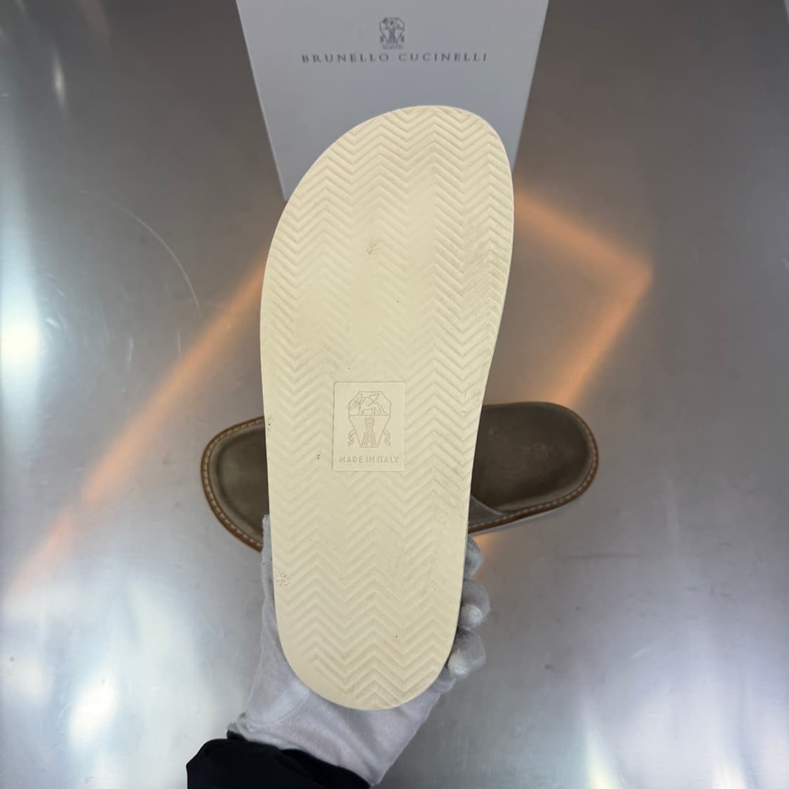 [리오브] 브루넬로 쿠치넬리 스웨이드 슬라이드 샌들 슬리퍼 상품이미지3