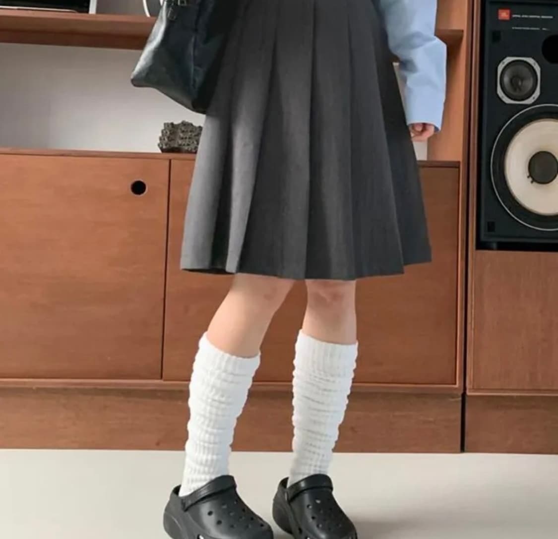 러브앤드팝 키야 주름 미디 스커트 상품이미지1