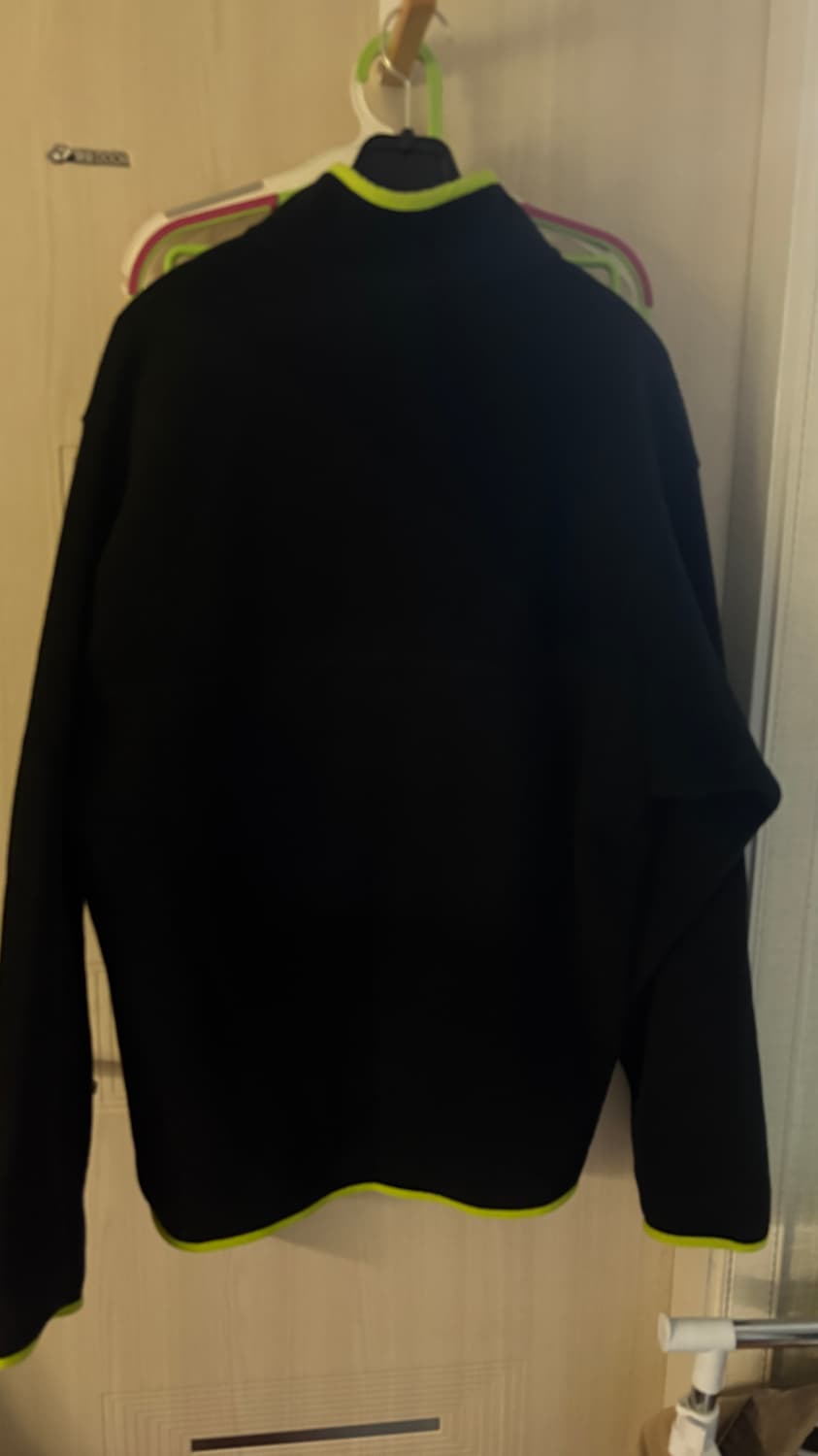 [M]파타고니아 신칠라 블랙 형광 네온그린 상품이미지6