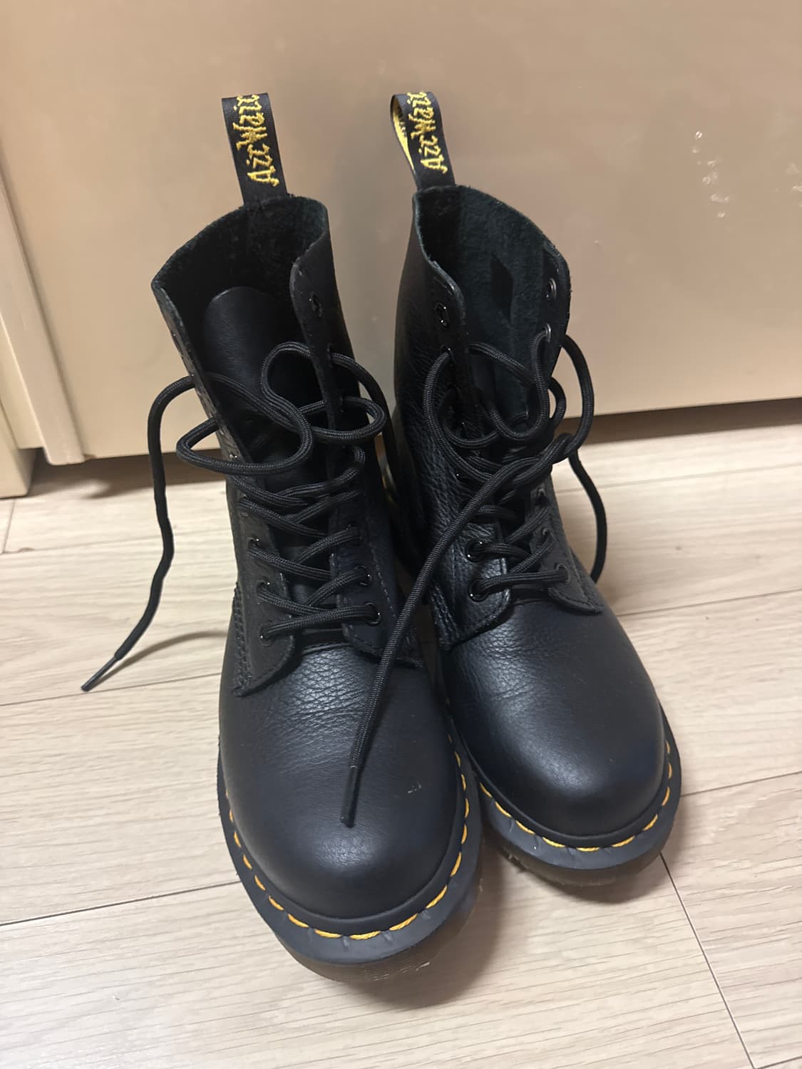 닥터마틴 1460 파스칼 블랙 230 1회 착용 상품이미지1