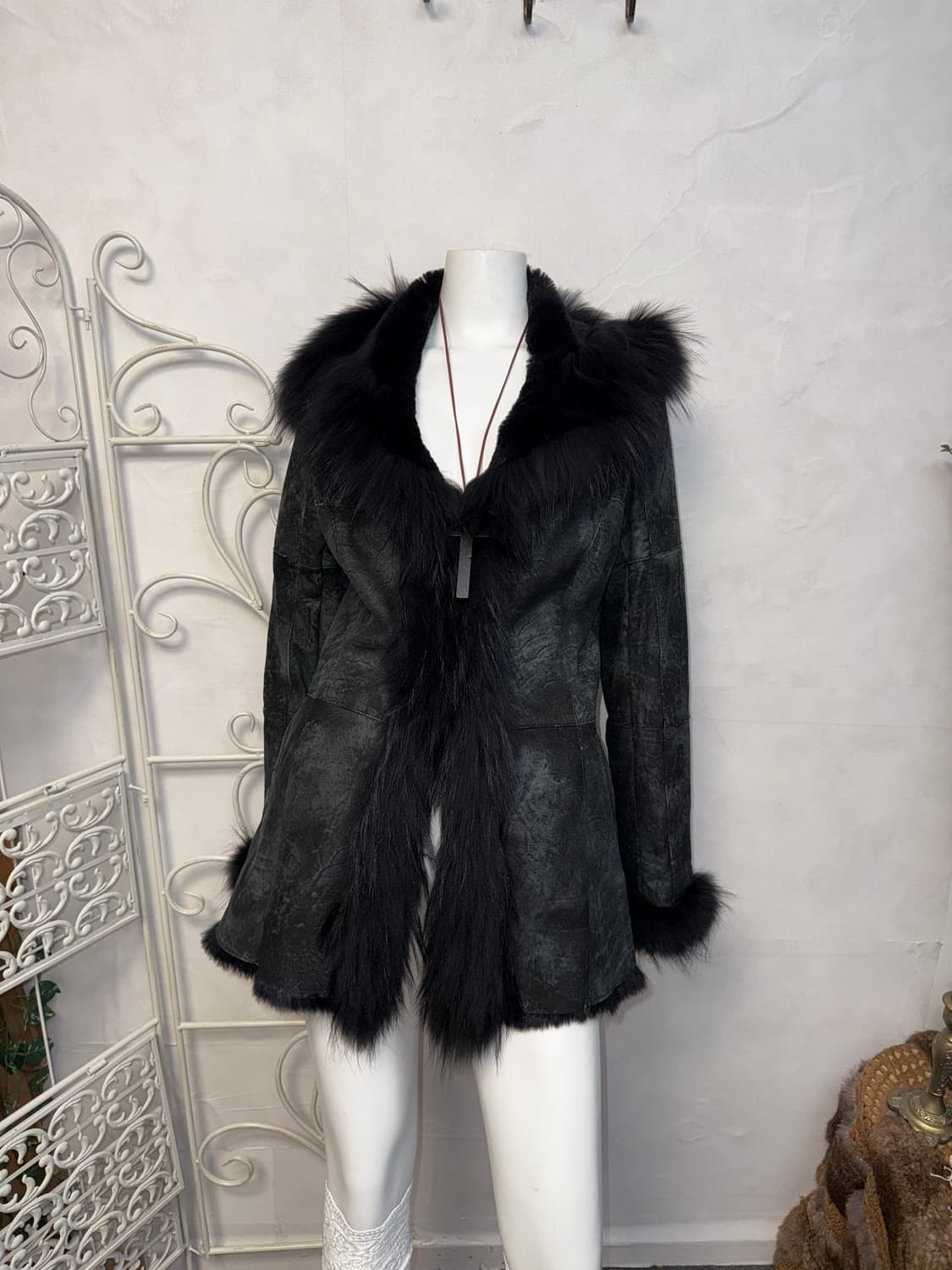 Charcoal tie dye rabbit fur trimmed 무스탕 상품이미지4