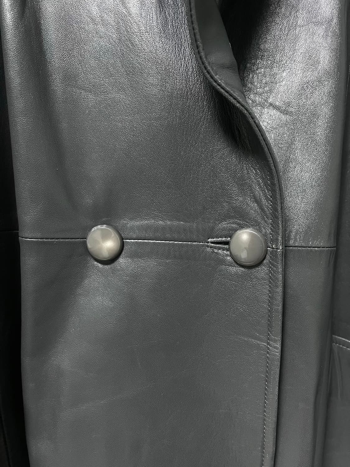 Oiled Charcoal Lambskin Leather Coat 상품이미지3