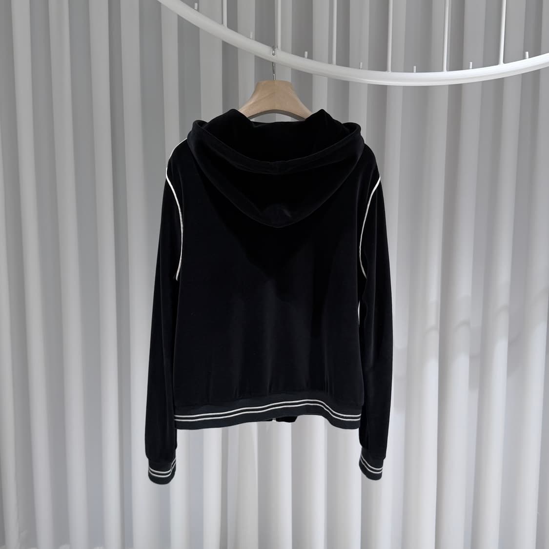 (A+/L) / 셀린느 트리오페 벨벳 블랙 후드집업 상품이미지6