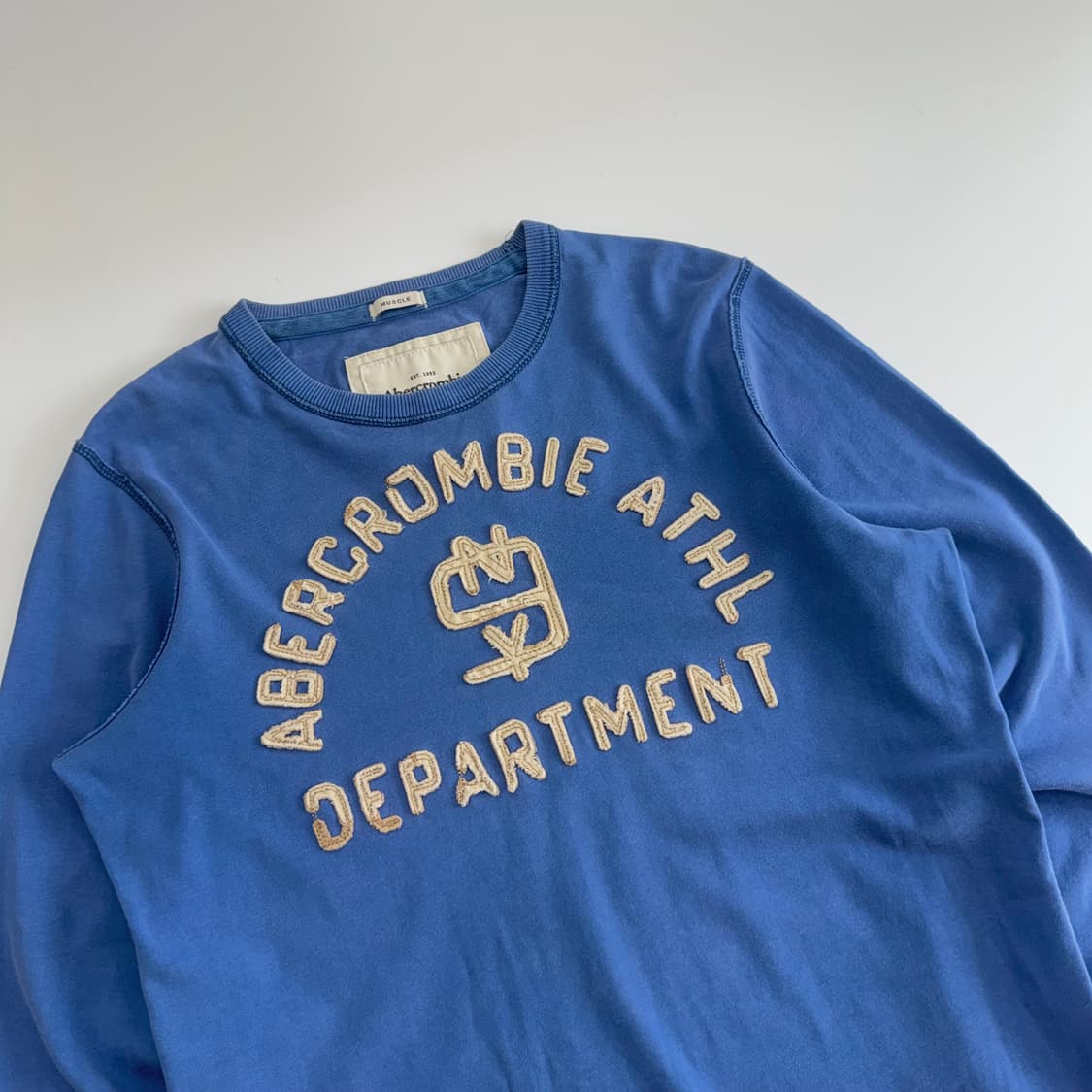 Abercrombie 아베크롬비 스펠아웃 로고 블루 롱슬리브 상품이미지4