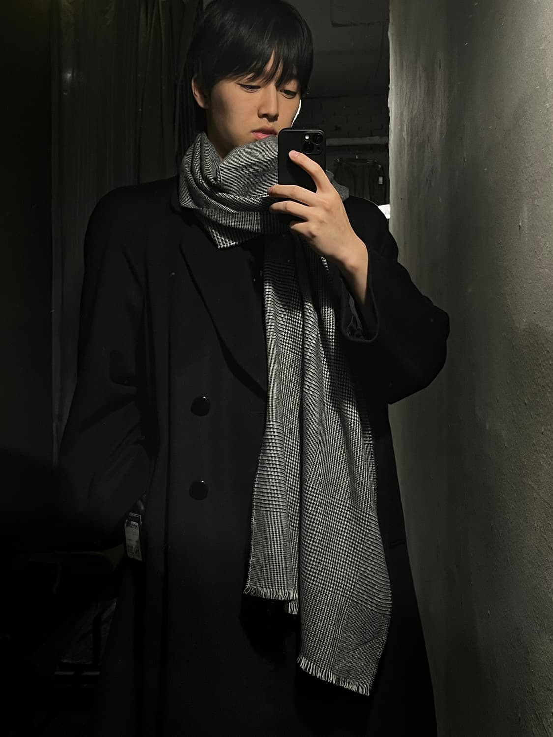 트래디셔널웨더웨어 그레이 하운드투스 체크패턴 울100 테슬 머플러 목도리 상품이미지1