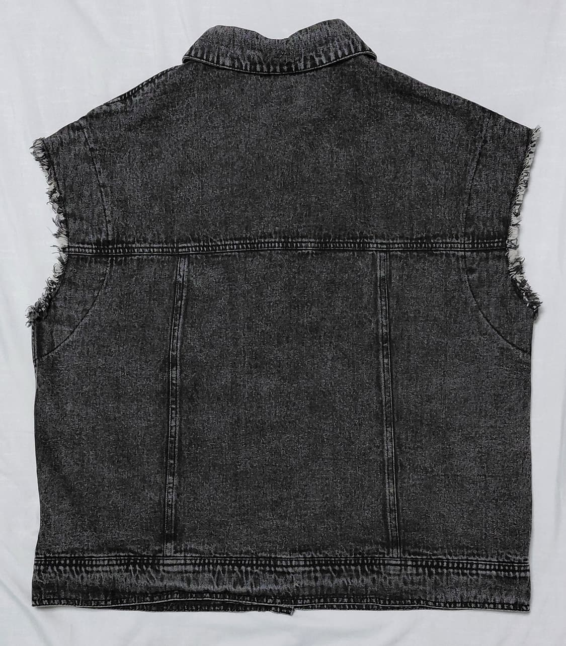 [M] CHIP CLIP 흑청 컷오프 데님 베스트 상품이미지7