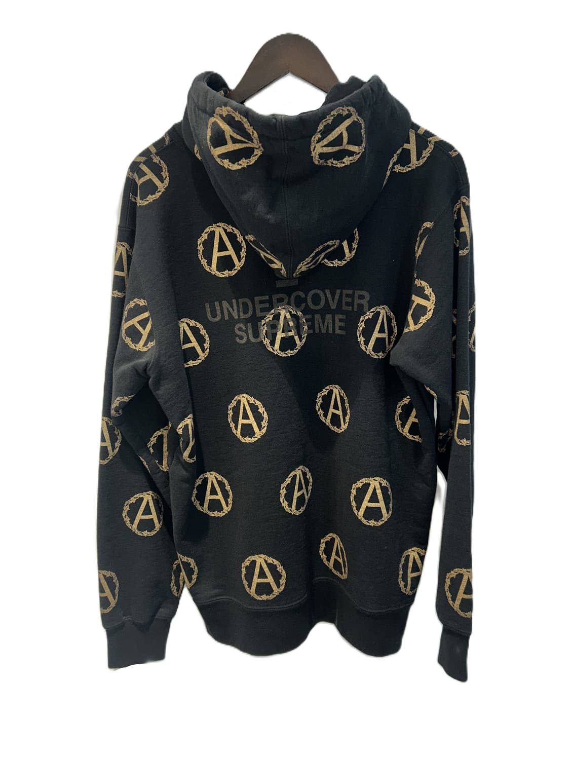 슈프림 x 언더커버 퍼블릭 에너미 모노그램 후드티 블랙 상품이미지2