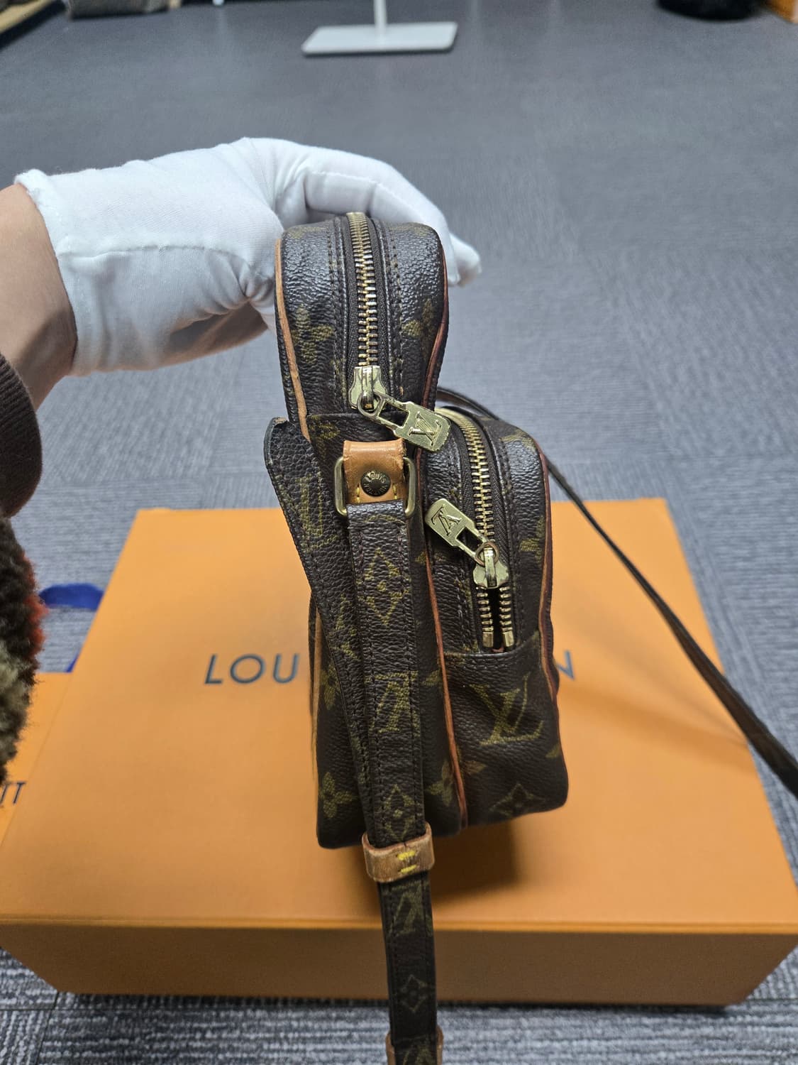 [특가][정품]루이비통 아마존 크로스백 상품이미지4