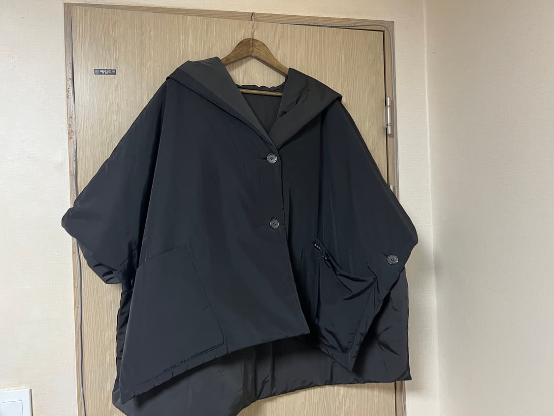 PUBLICKA X 퍼블리카 엑스 리버서블 패딩 숄 블랙 상품이미지2